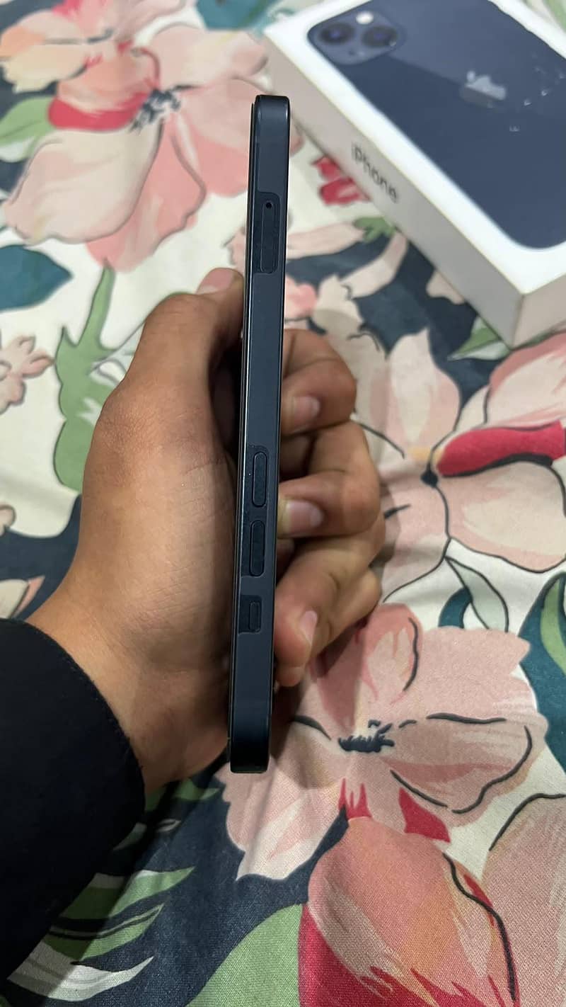 Apple iPhone 13 10