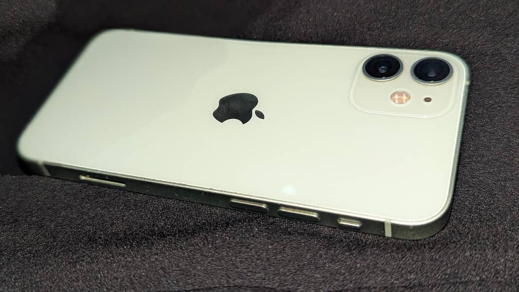 Apple iPhone 12 mini 2