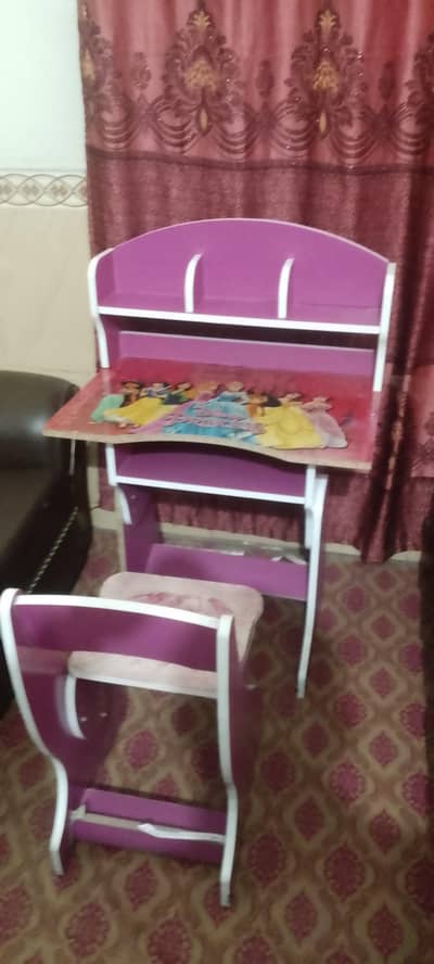 kids study table Disneyland available for sale