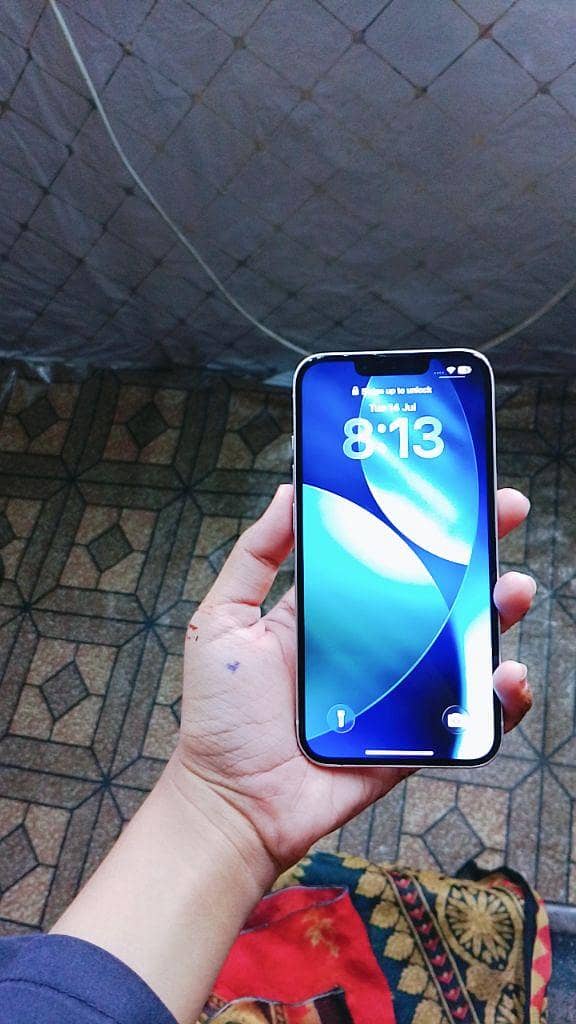 Apple iPhone 13 1