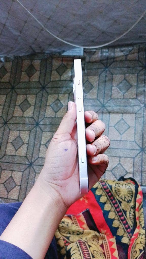 Apple iPhone 13 2