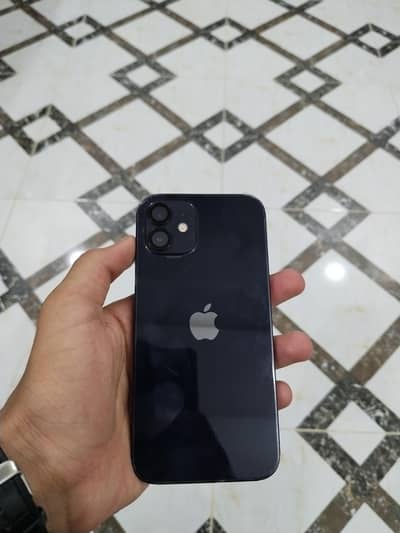 Apple iPhone 12