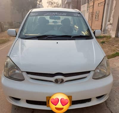 Toyota Platz 2004