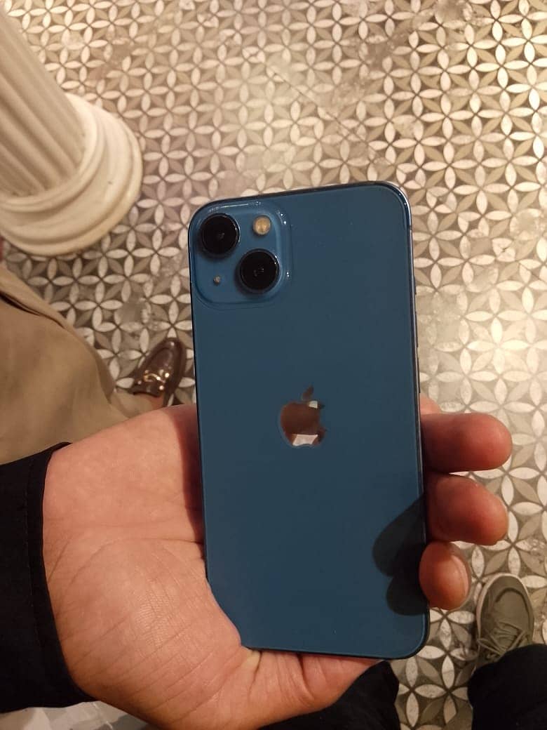 Apple iPhone 13 0