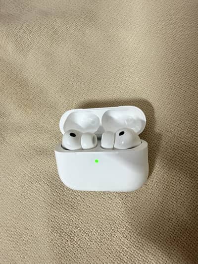 Apple Airpods Pro 3 10/10 Brand New complete