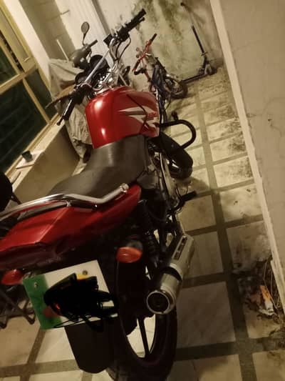 redish YBR G 125