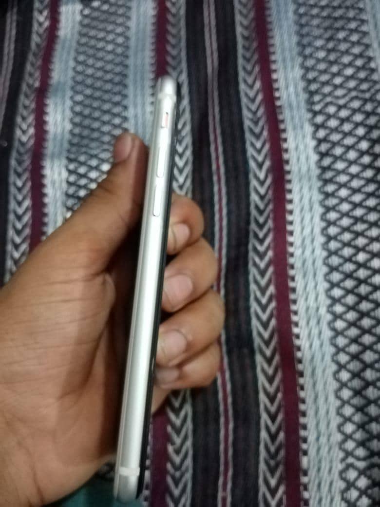Apple iPhone SE 0