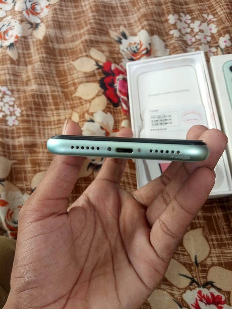 Apple iPhone 11 5