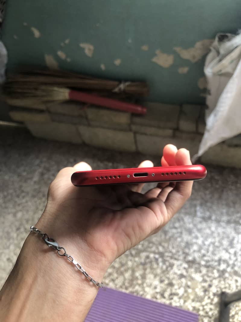 Apple iPhone 11 3