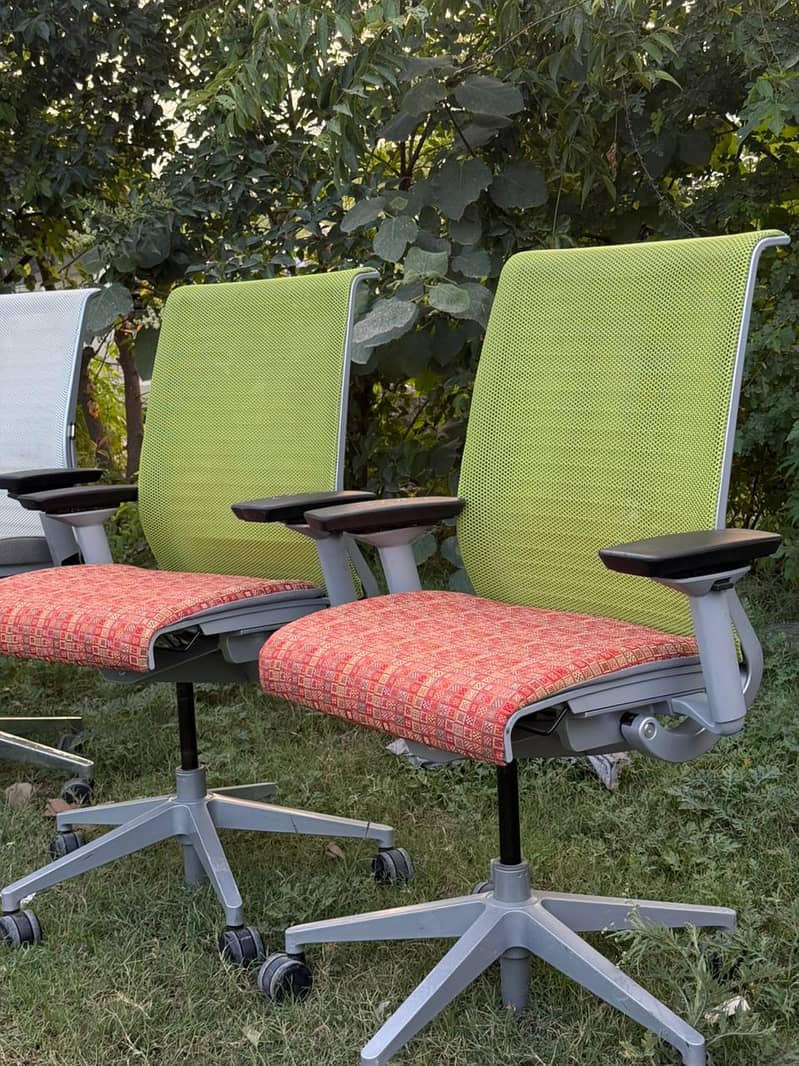 Office chairs/Office table/Draws/Tables/Racks/Sofas/Computer Tables 3