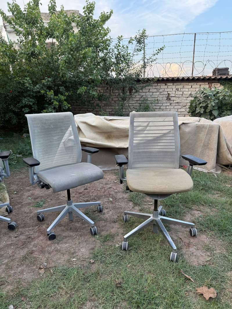 Office chairs/Office table/Draws/Tables/Racks/Sofas/Computer Tables 6