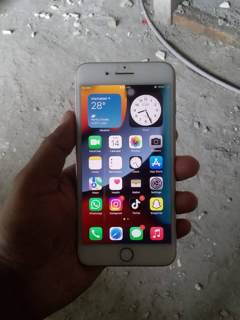 Apple iPhone 7 Plus 1