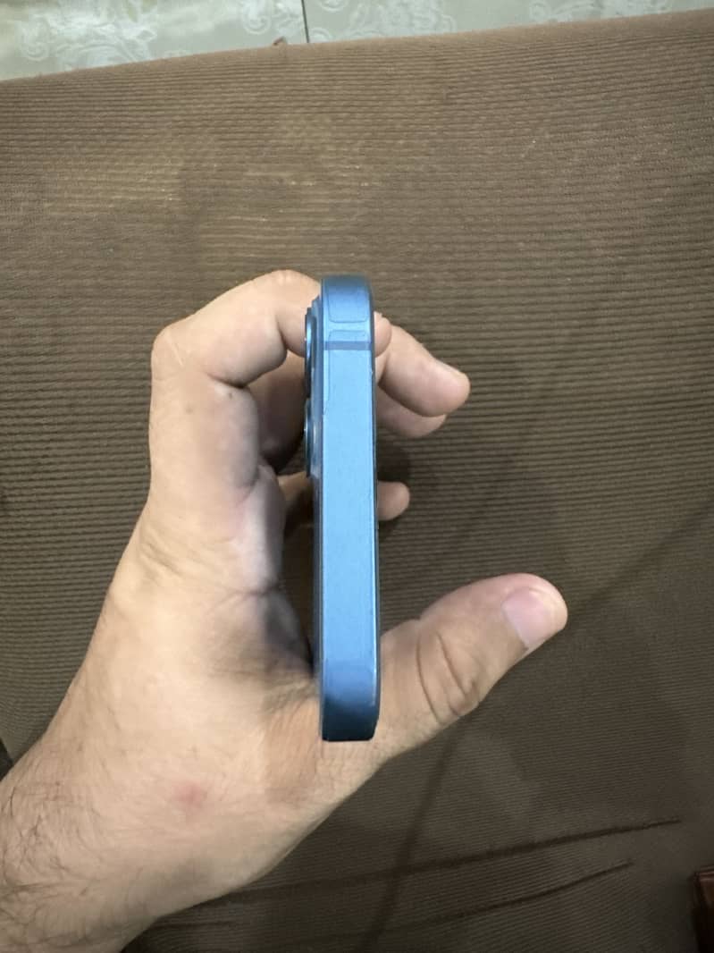 Apple iPhone 13 1