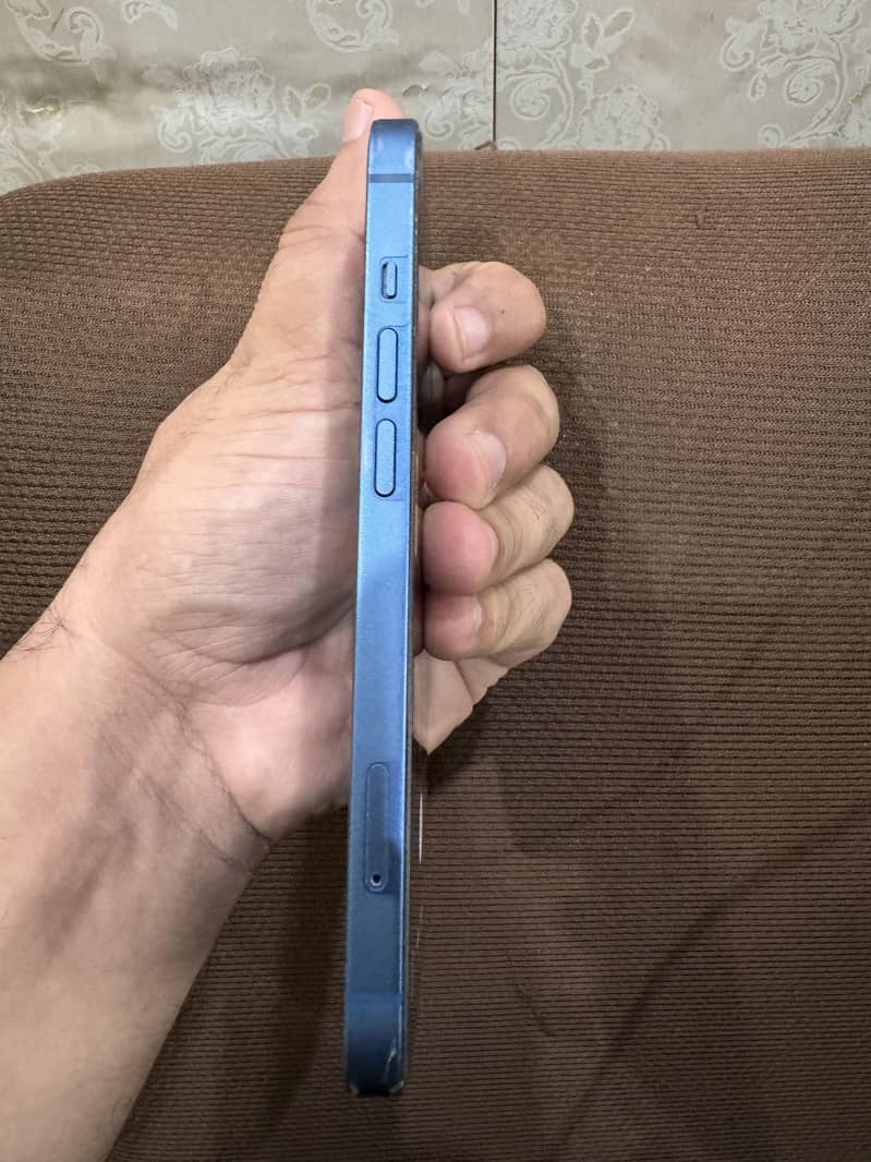 Apple iPhone 13 6