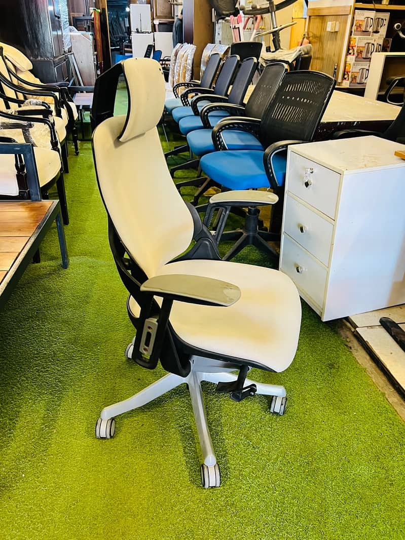 Office chairs/Office table/Draws/Tables/Racks/Sofas/Computer Tables 18