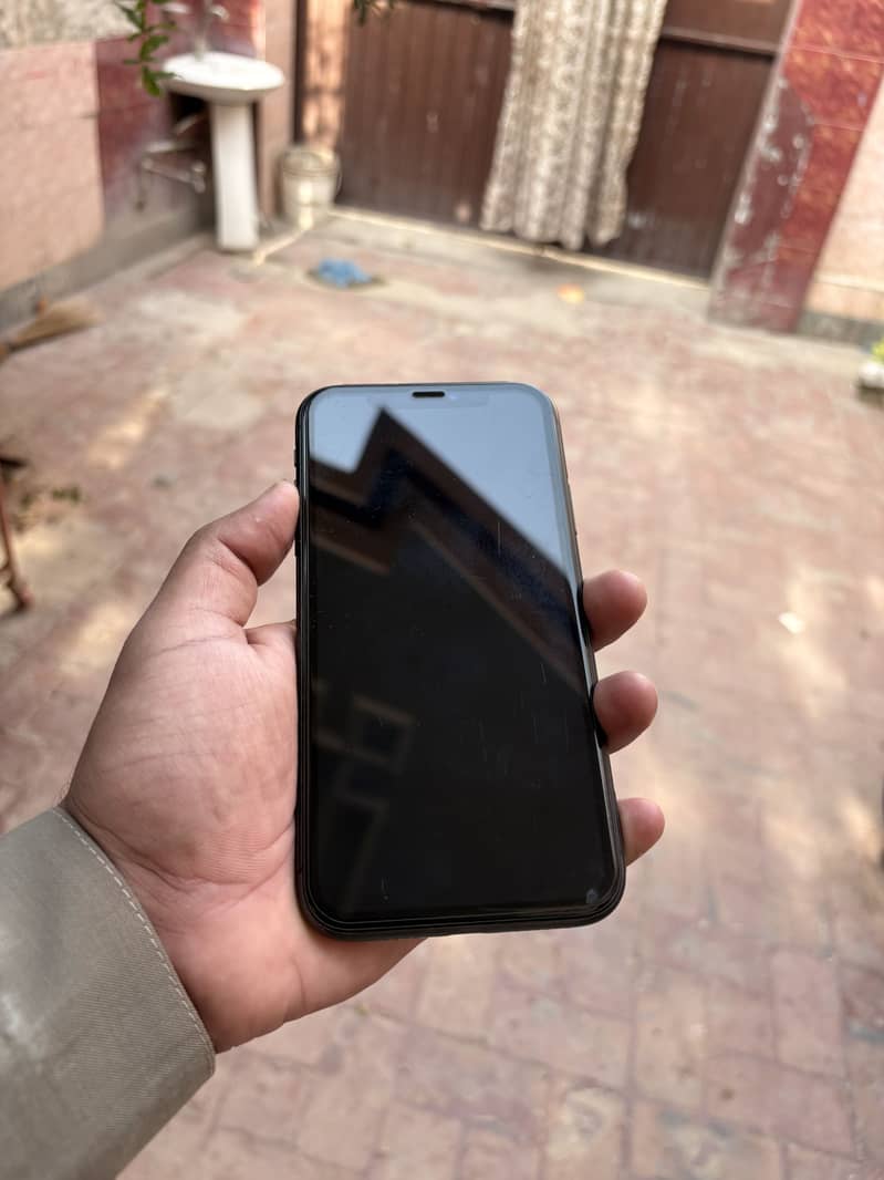 Apple iPhone 11 0