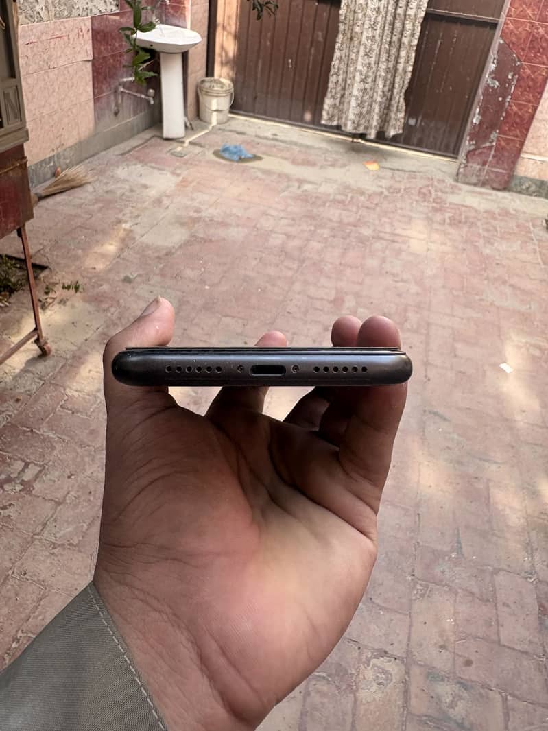 Apple iPhone 11 1