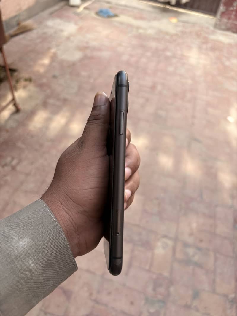 Apple iPhone 11 2