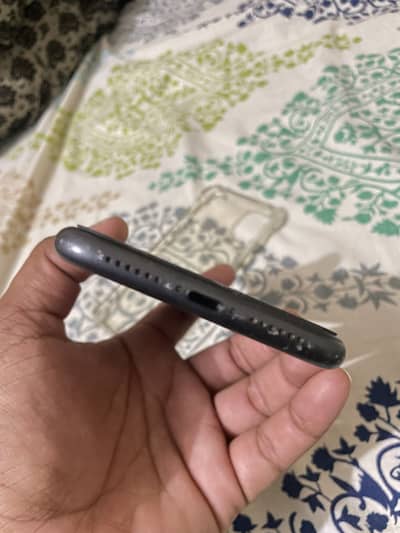 Apple iPhone 11 64GB Black | Non-PTA | 84% Battery Health | Face ID OK
