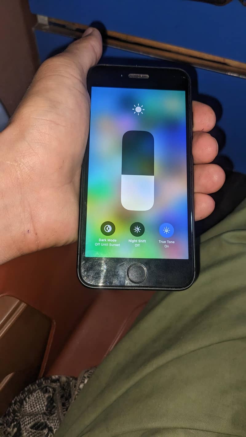 Apple iPhone 8 1