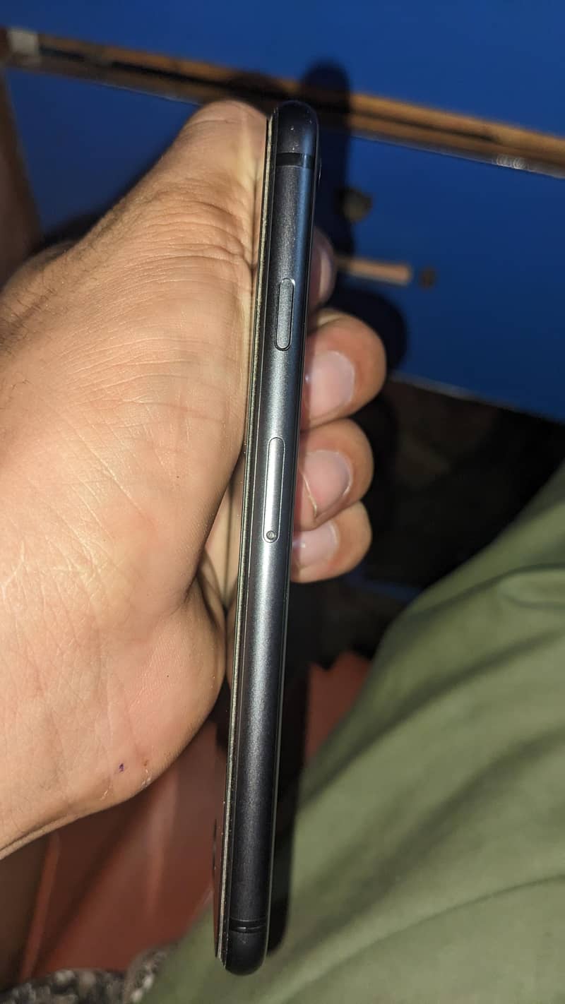 Apple iPhone 8 5