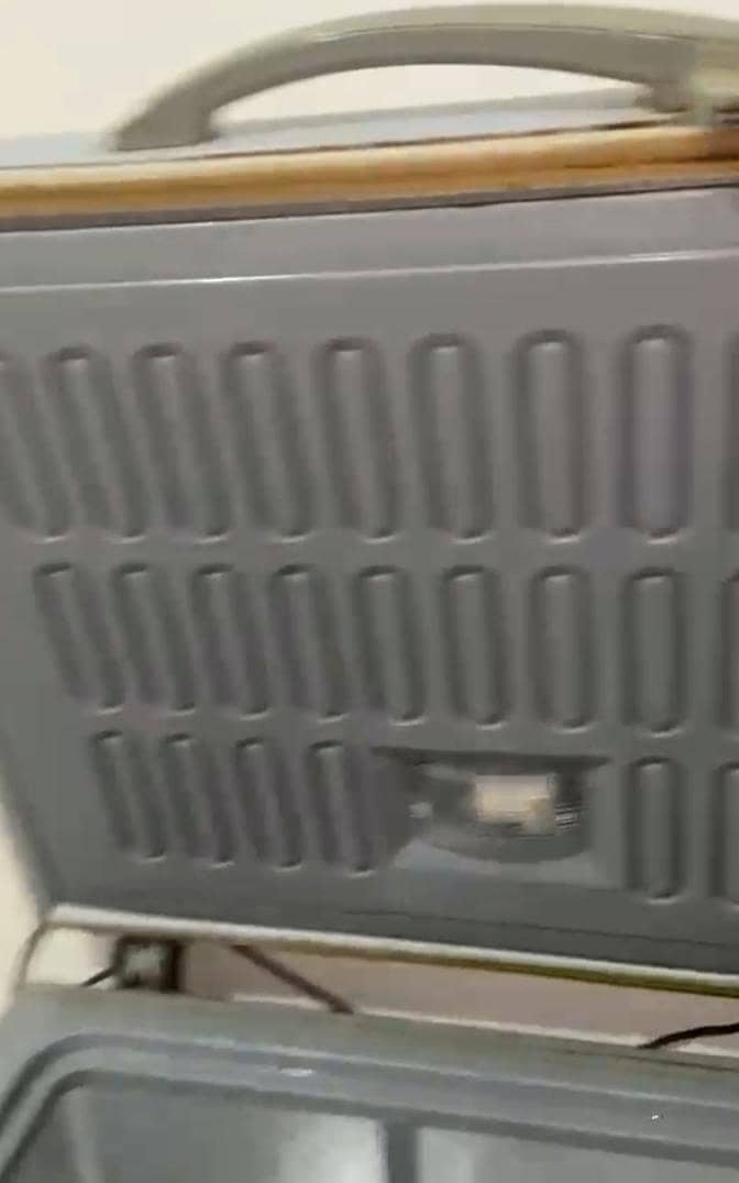 waves Deep freezer Door 5