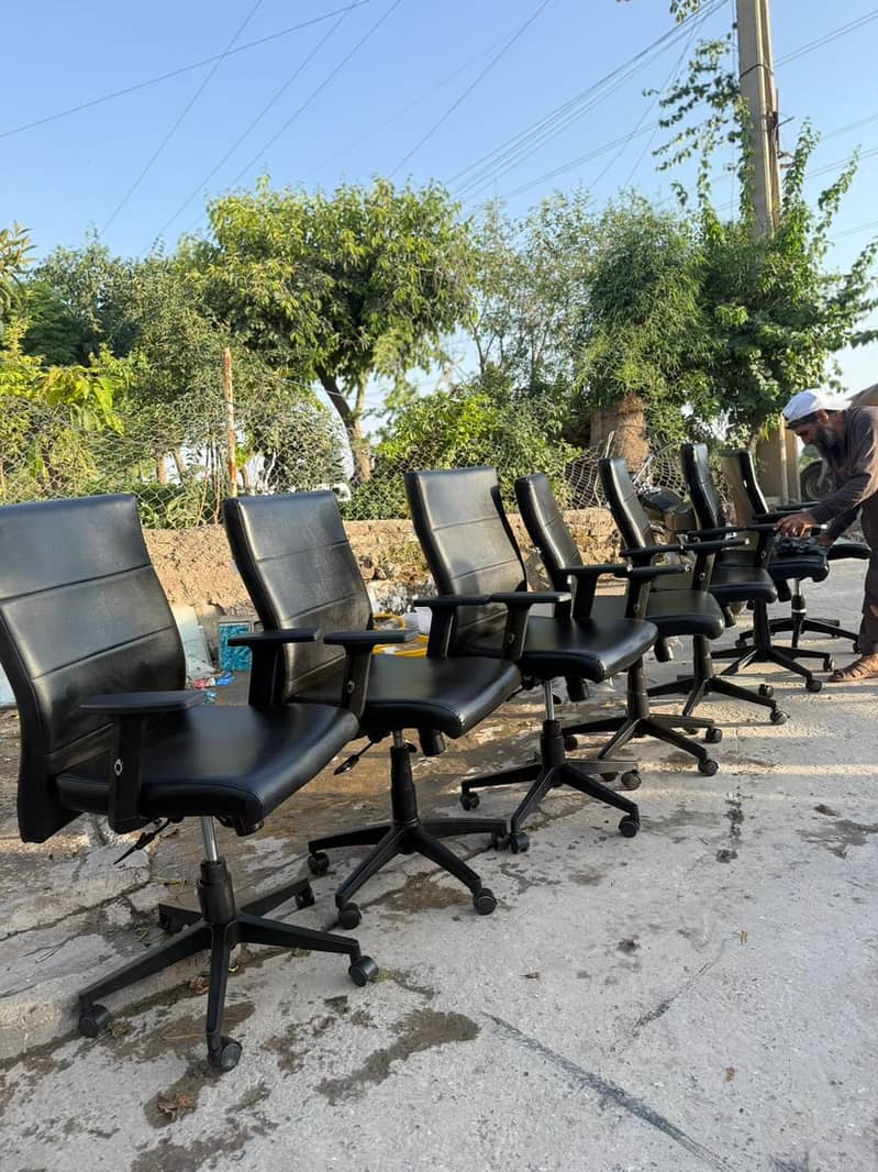 Office chairs/Office table/Draws/Tables/Racks/Sofas/Computer Tables 9