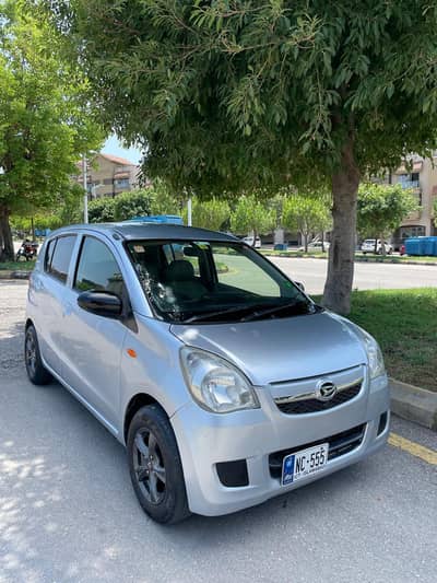 Daihatsu Mira 2012
