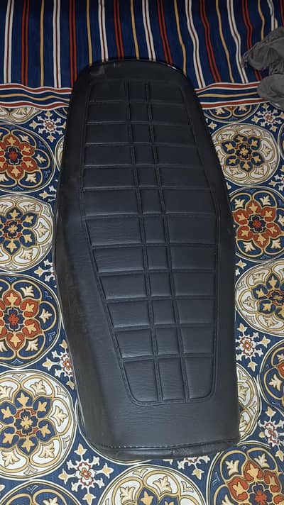 CG 125 bike seat down model style