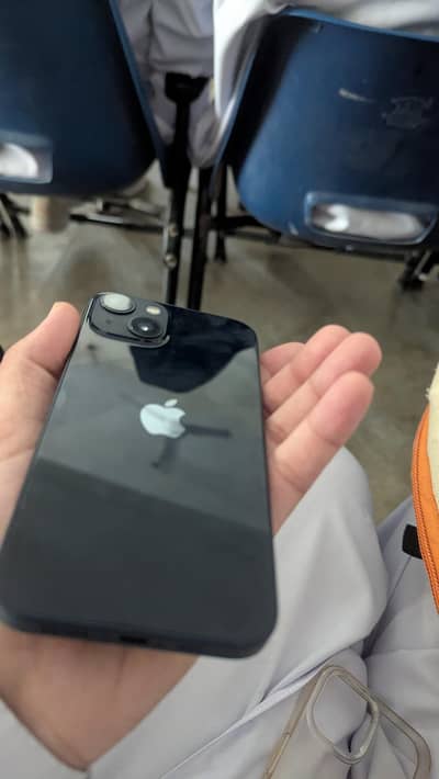 Apple iPhone 13