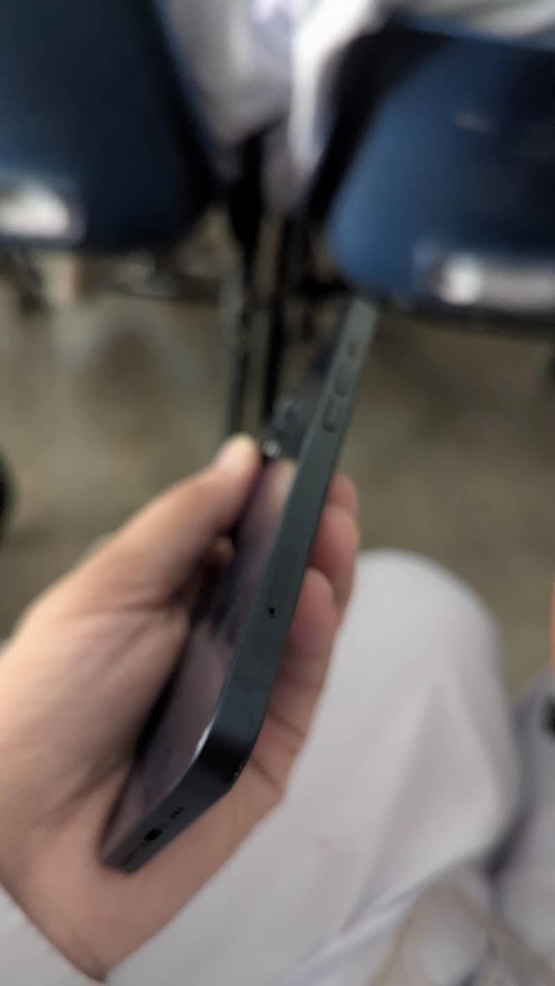 Apple iPhone 13 3