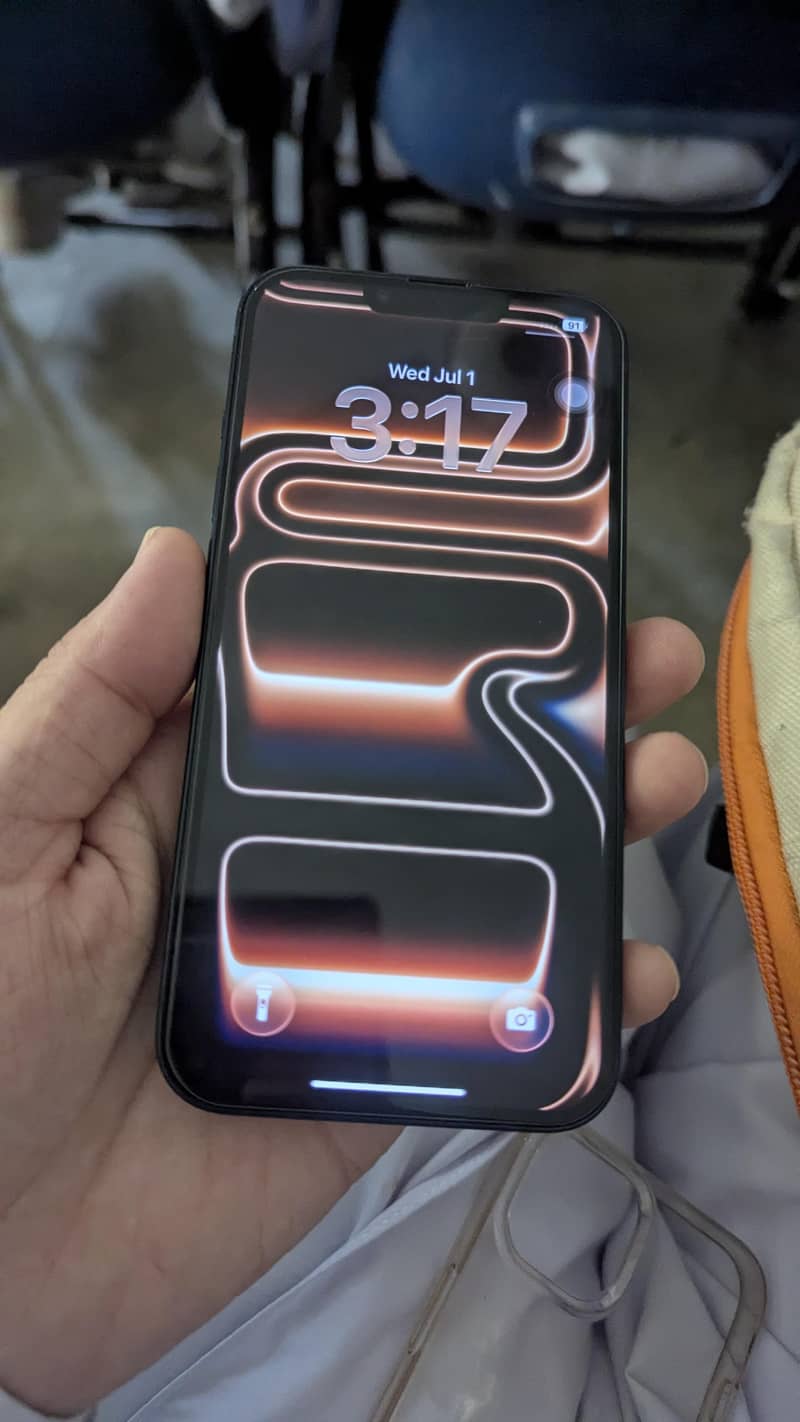 Apple iPhone 13 5