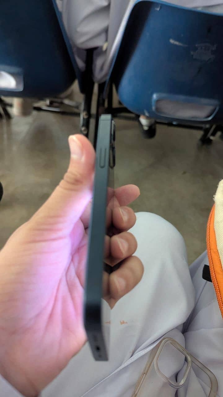 Apple iPhone 13 13