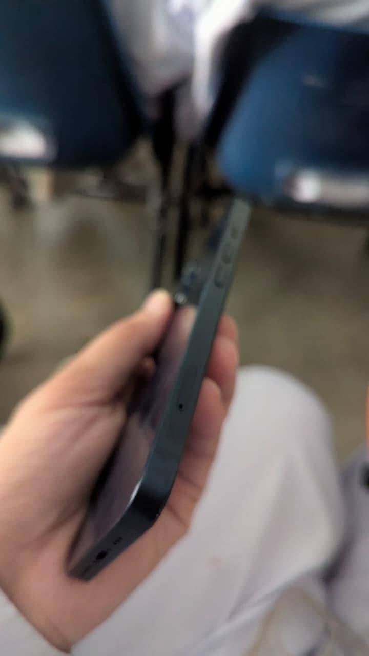 Apple iPhone 13 14