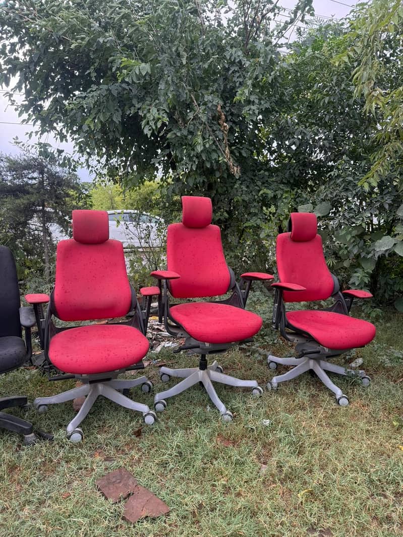 Office chairs/Office table/Draws/Tables/Racks/Sofas/Computer Tables 11
