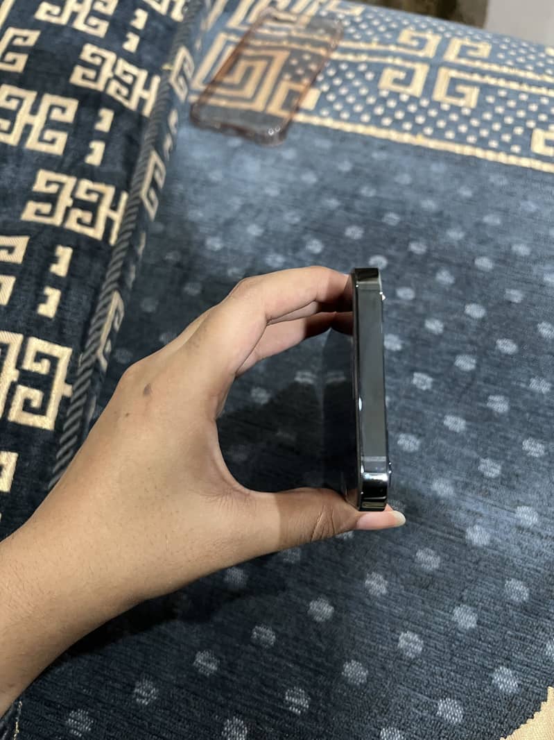 iPhone 12 pro 3