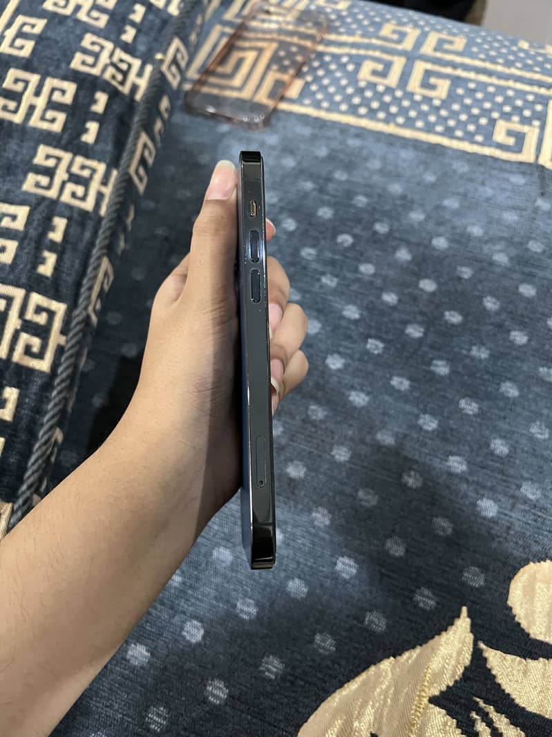 iPhone 12 pro 4
