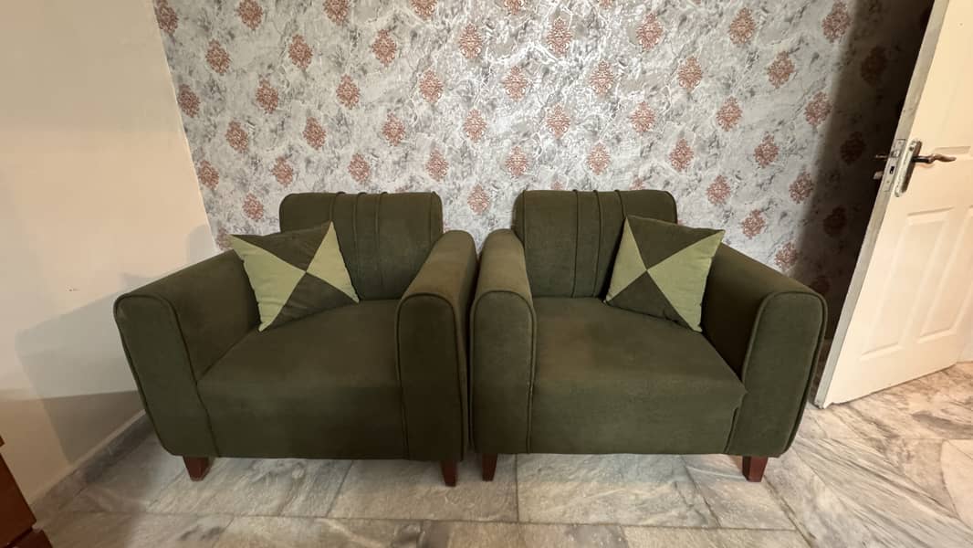 2 seater Sofa 0