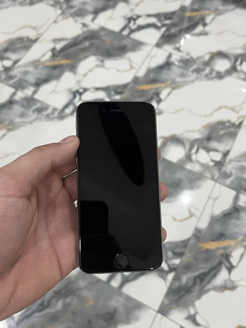 Apple iPhone 6S 4