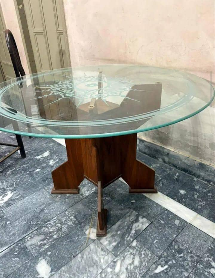 Dining table 0