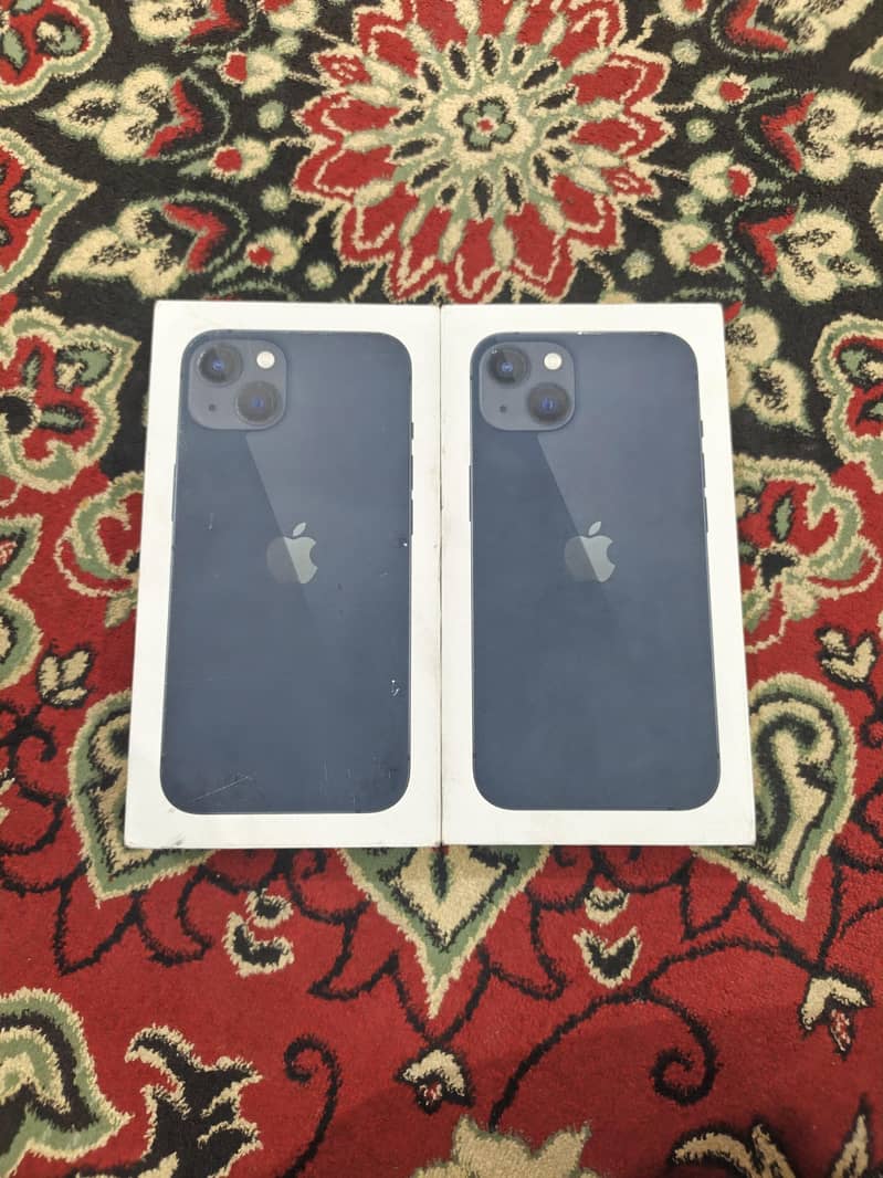 Apple iPhone 13 0