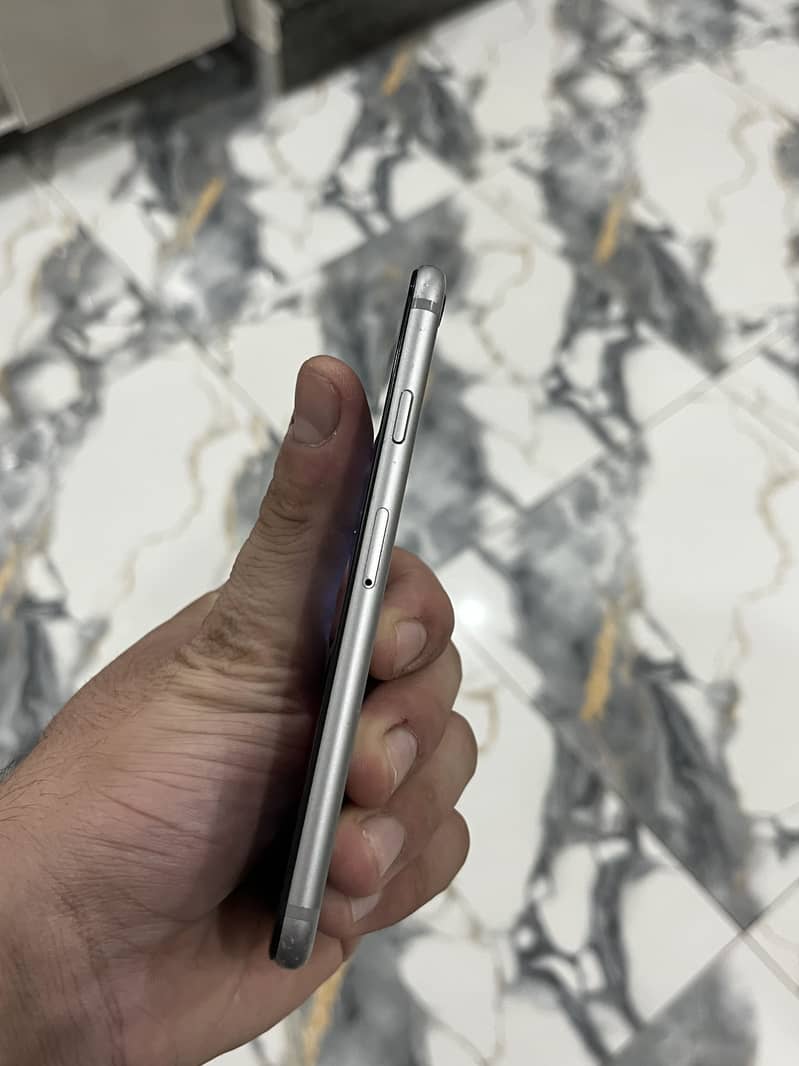 Apple iPhone 6S 4
