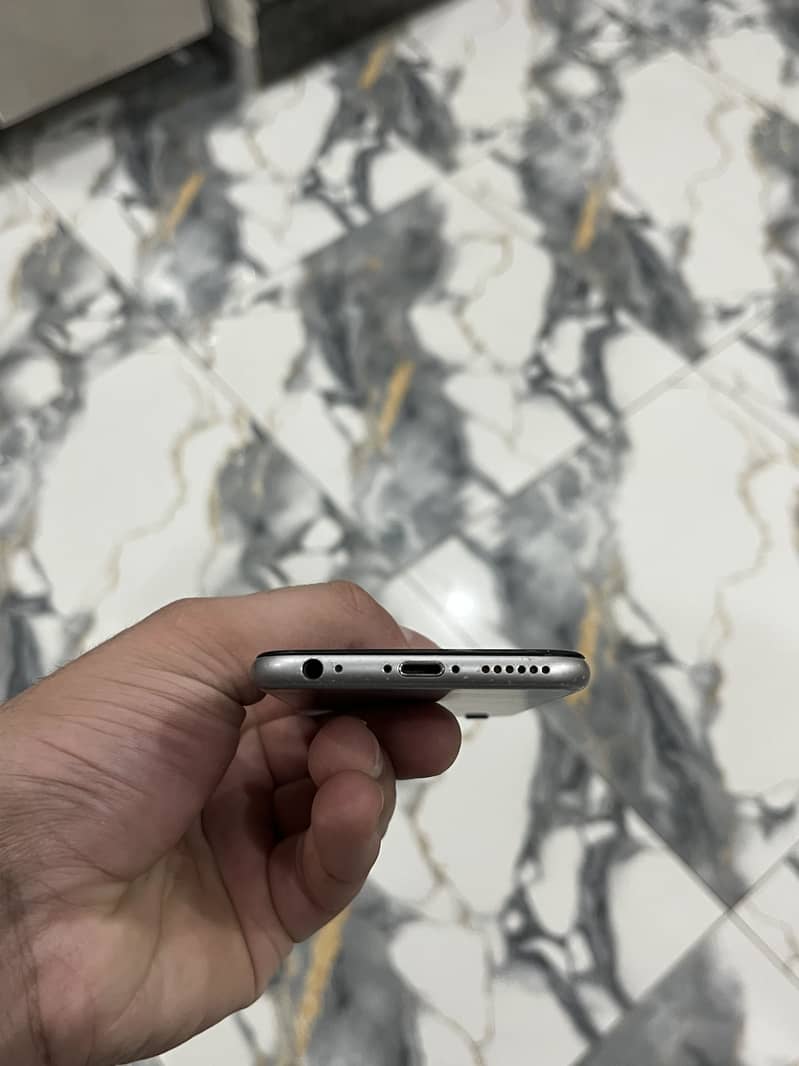 Apple iPhone 6S 5