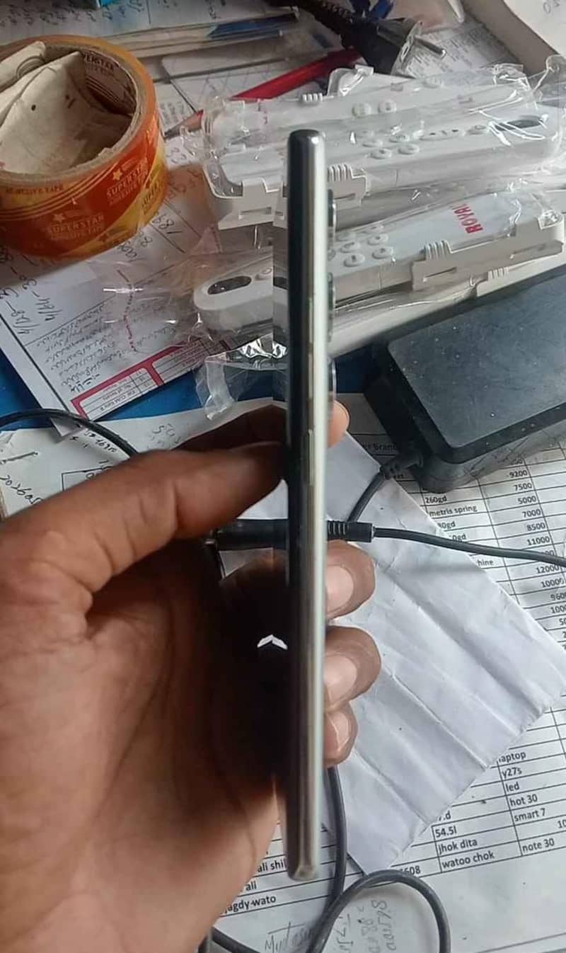 Tecno CAMON 40 Pro 1