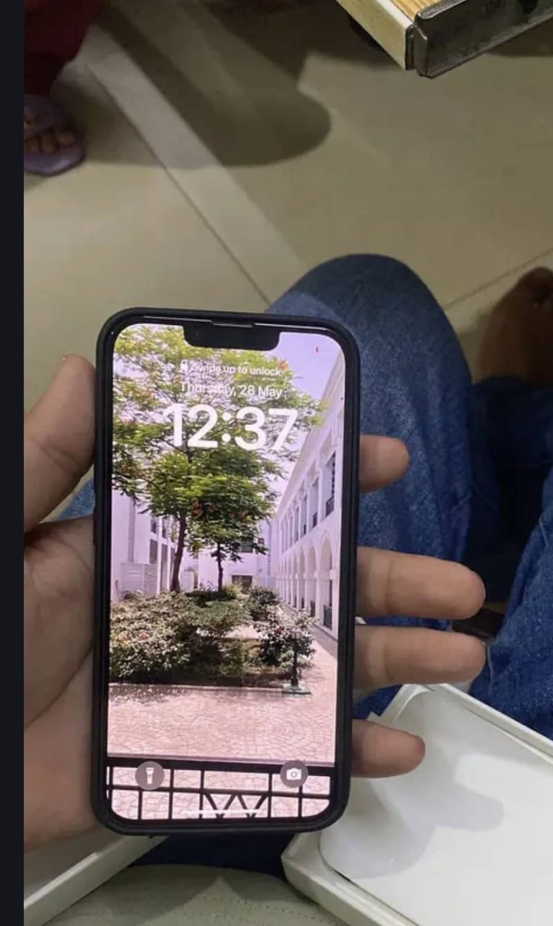 Apple iPhone 14 4