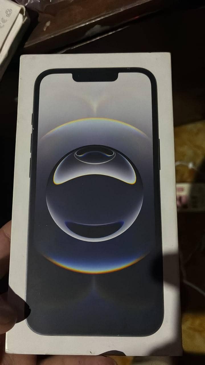 Apple iPhone 16e 0