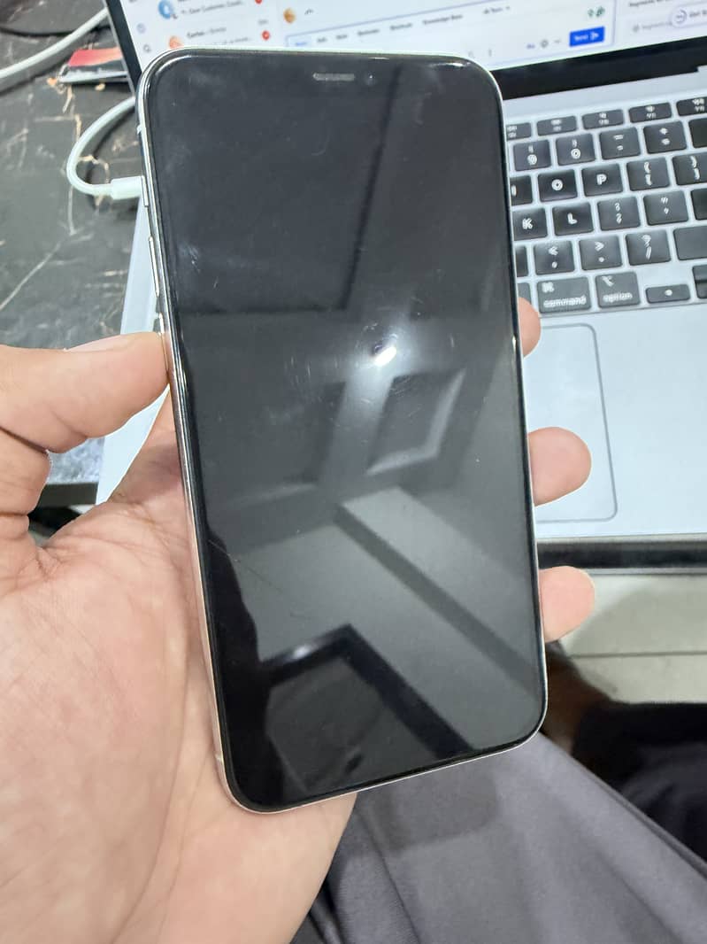 Apple iPhone 11 Pro 3