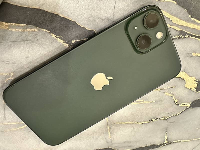 Apple iPhone 13 0