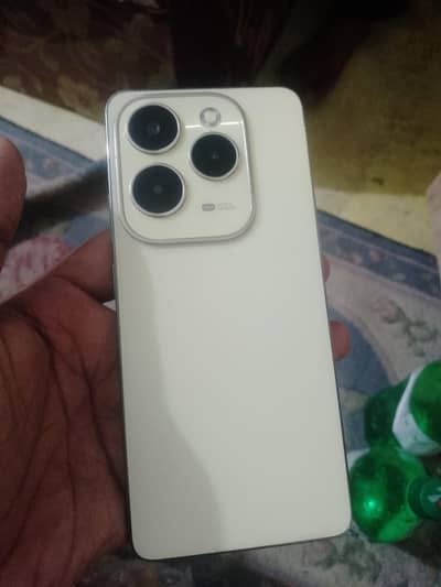 Infinix Hot 40