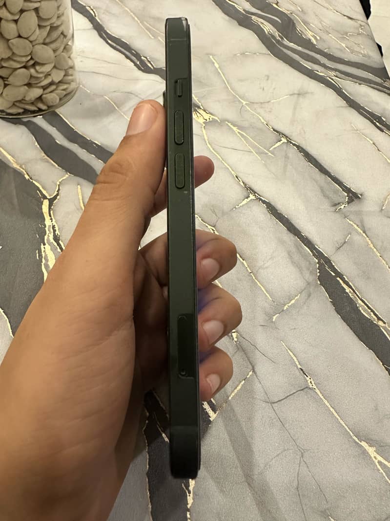 Apple iPhone 13 3